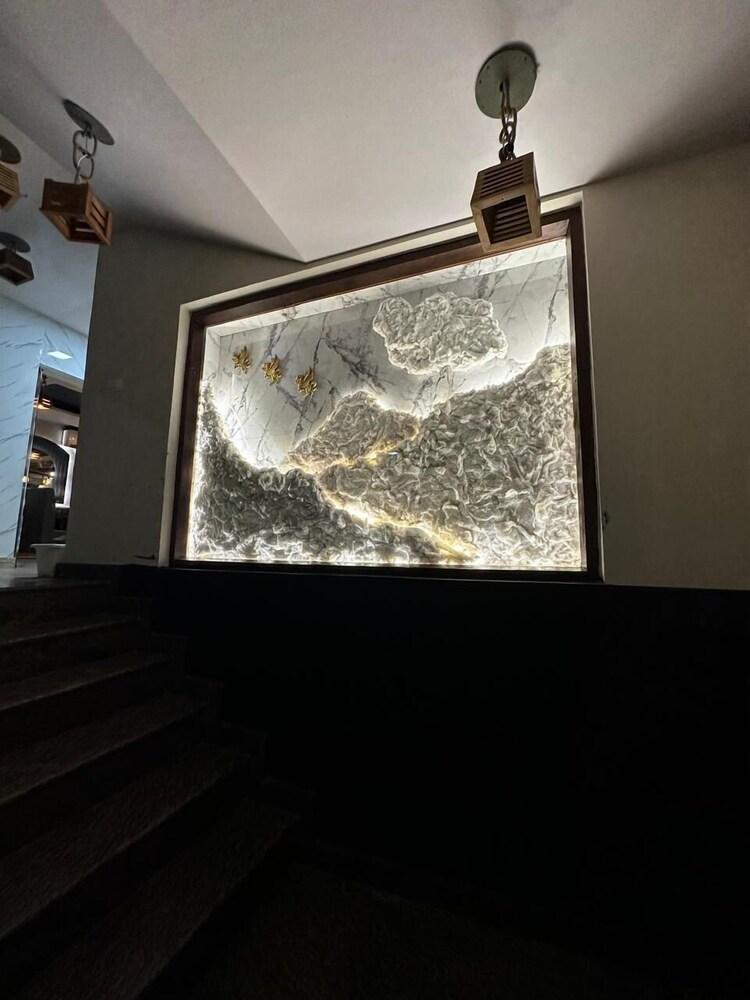 Hotel Anant Restaurant And Bar Interior Detail