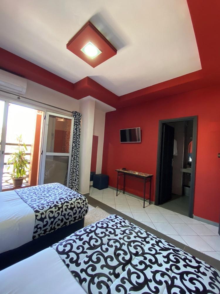 VELSATIS Room