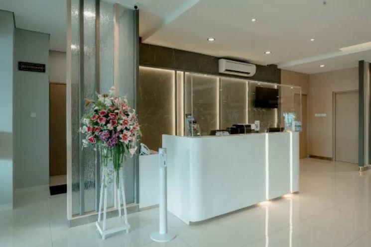 Front One Hotel Gresik Others