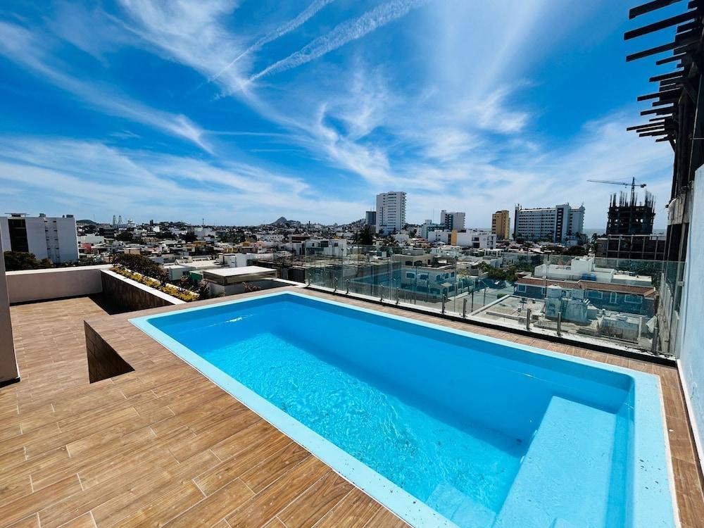 Flamingos Rooftop Pool