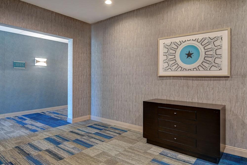 Home2 Suites by Hilton North Plano Hwy 75 Lobby