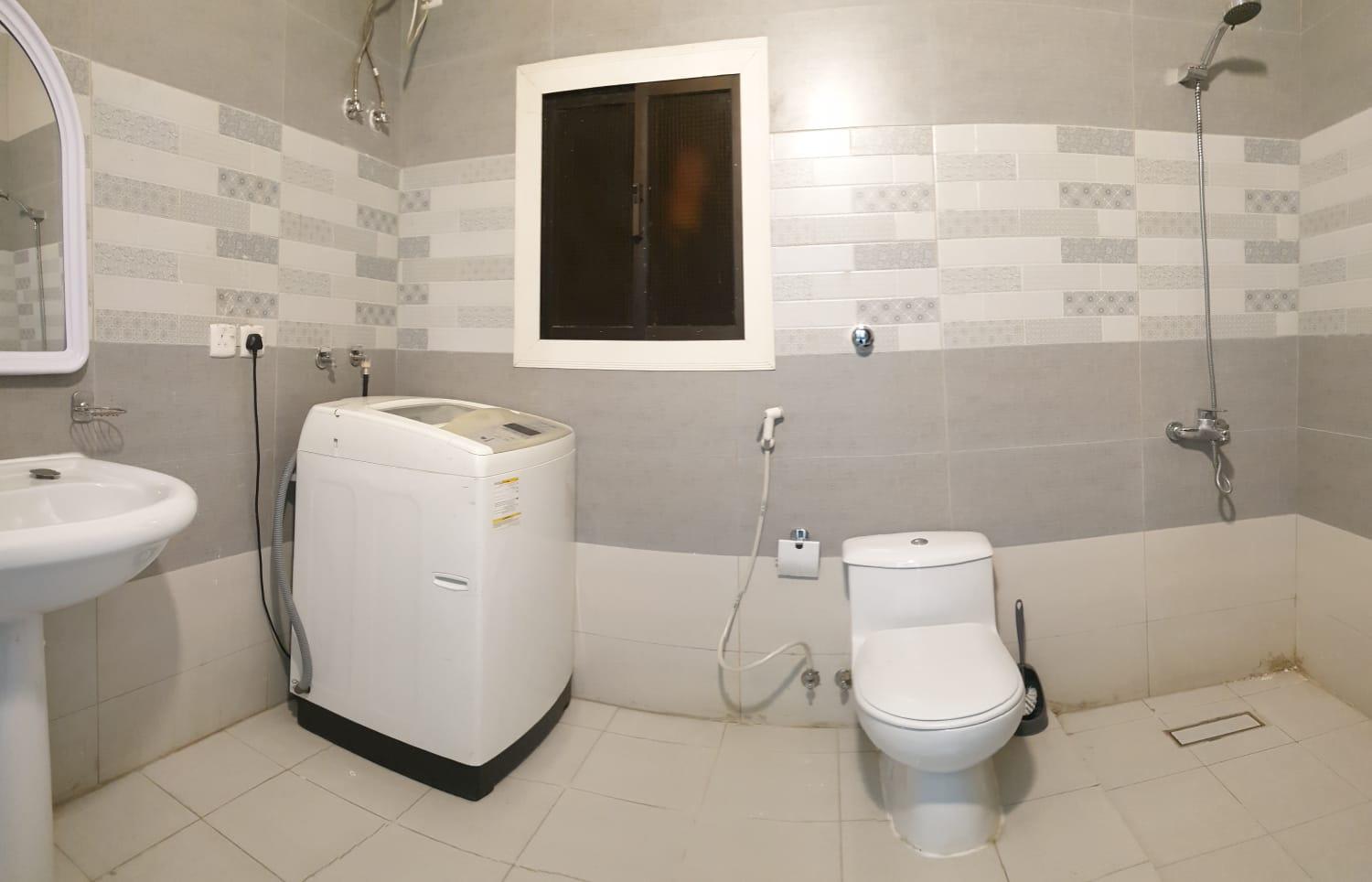 Elegant Apartment with Comfortable and Simple Furniture | 5803 Bathroom