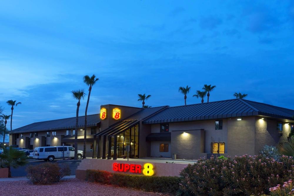 Super 8 by Wyndham Chandler Phoenix Exterior