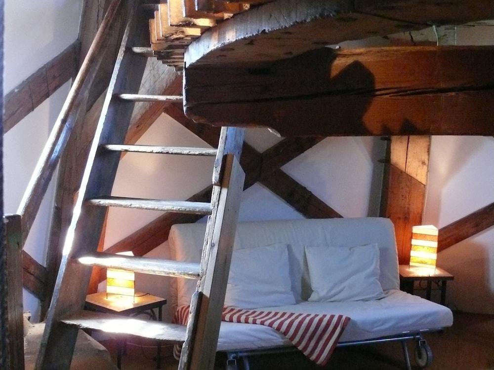 Beautiful Authentic Mill Close to the Beach Room