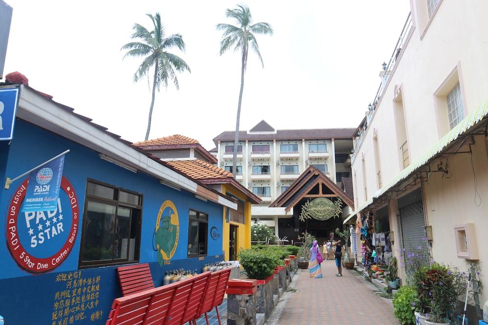 Phi Phi Hotel Exterior