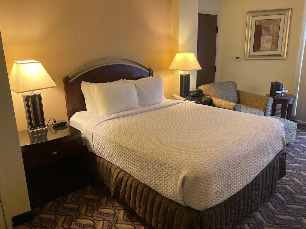 Radisson Hotel Austin - University Room