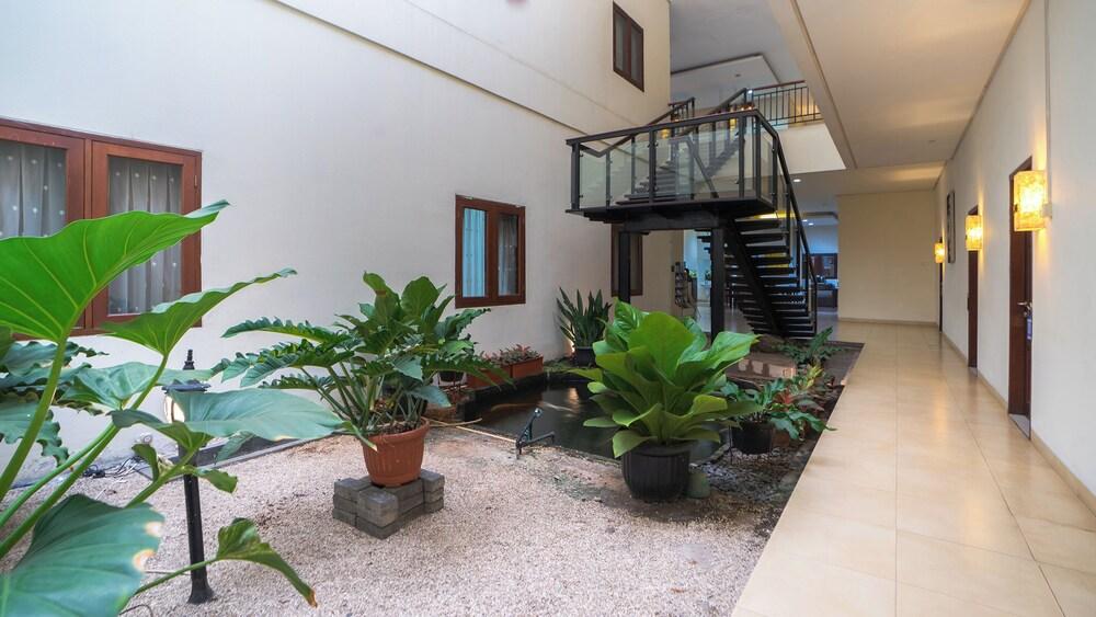 جامبولووك ريزيدنس باكوبوونو داخلي