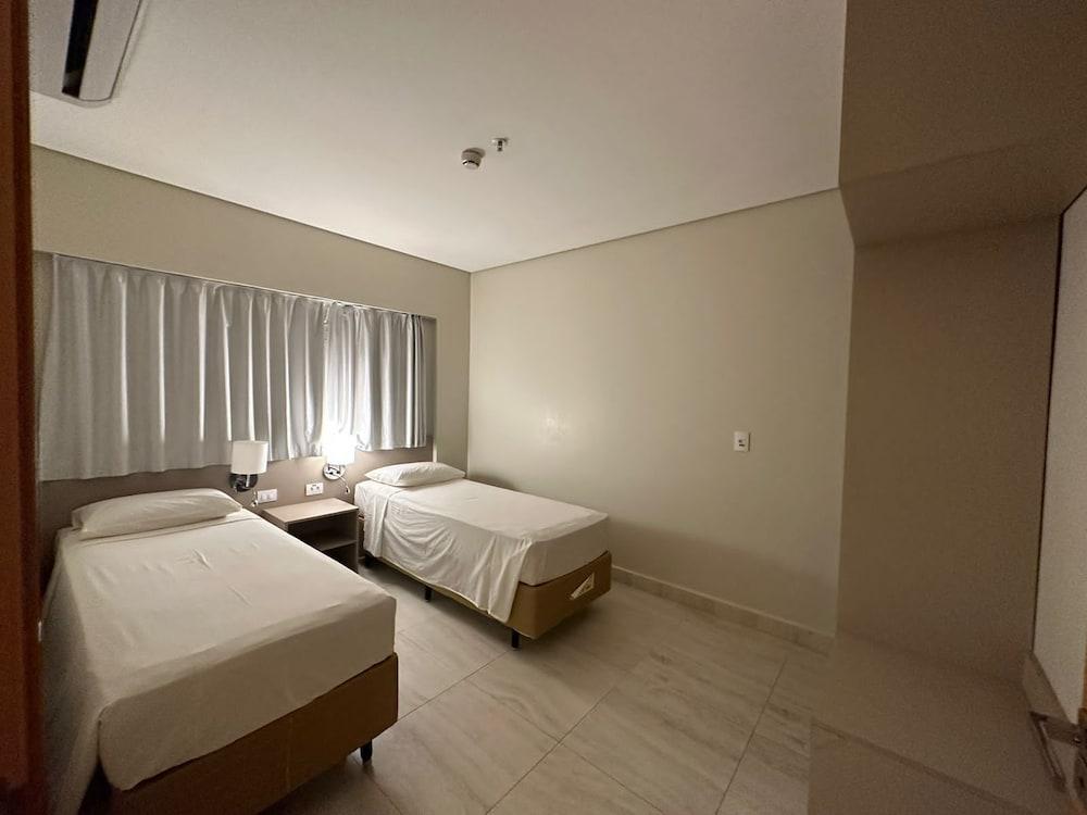 Salinas Park Resort - MGB Room