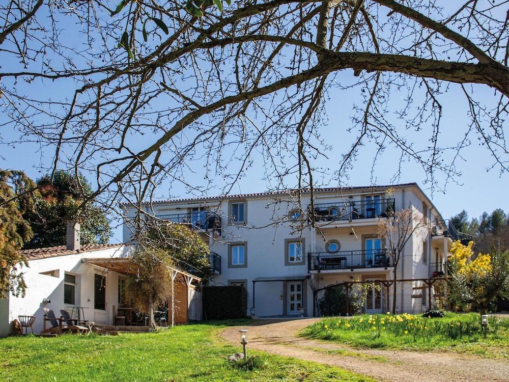 Residence Near Esperaza in a Beautiful Area Exterior