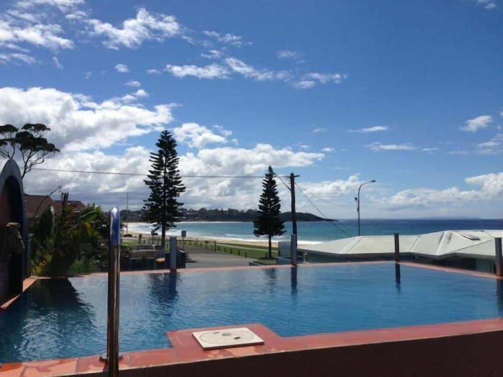 Beachhouse Mollymook Outdoor Pool