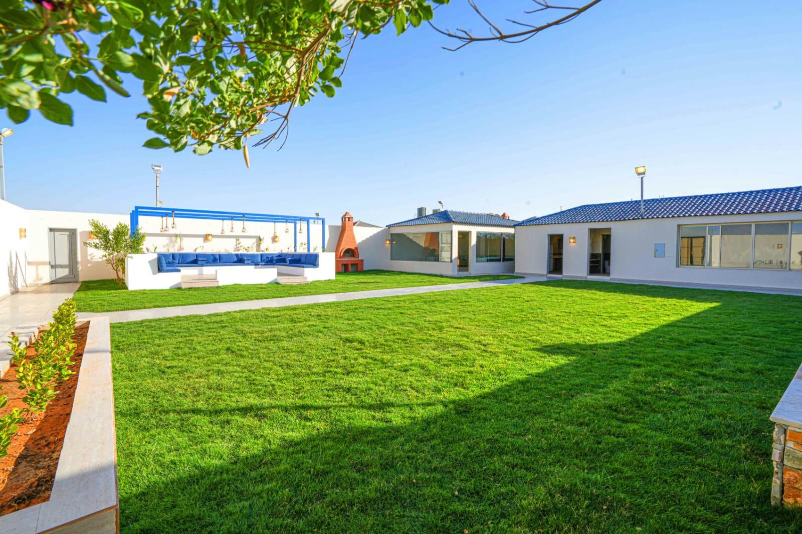Elegant Istiraha with Grass Lawn | 4370 BBQ/Picnic Area