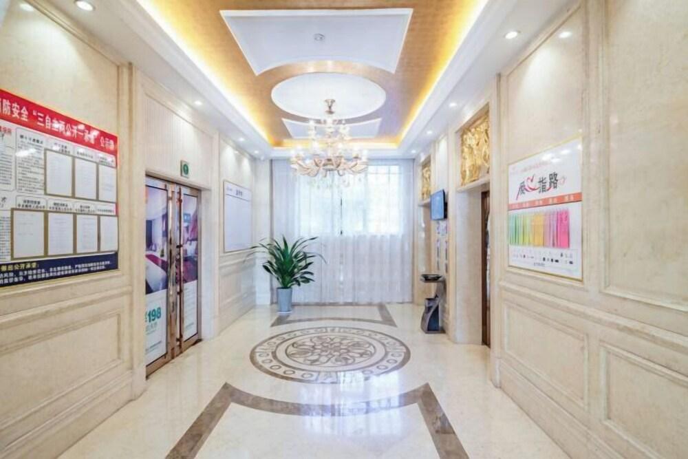 Vienna Hotel (Longhui High-speed Railway Station) Interior