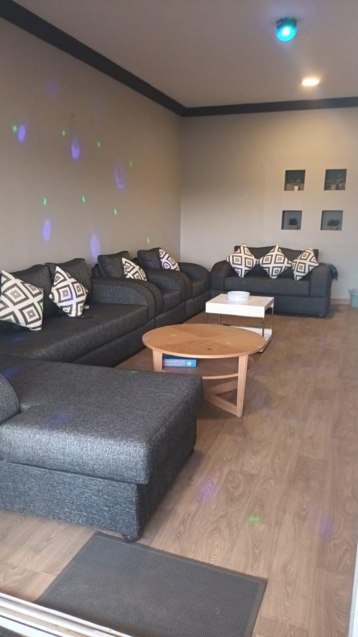 Comfy Chalet with Comfortable and Simple Furniture | 3380 Living Room