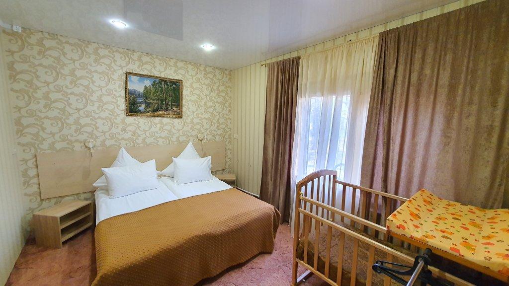 Lemon Joe Hotel