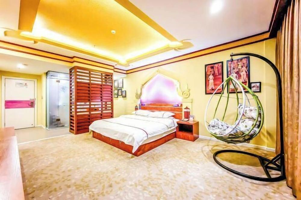 Yunzhishang Theme Hotel Mangshi Jinkongque Main Street