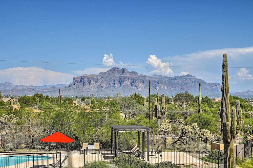 East Mesa Desert and Mountain Views: 5br, Pool