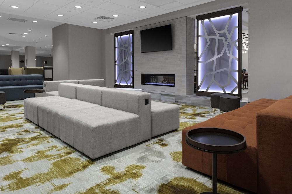 هيلتون جاردن إن فورت واين نورث الردهة