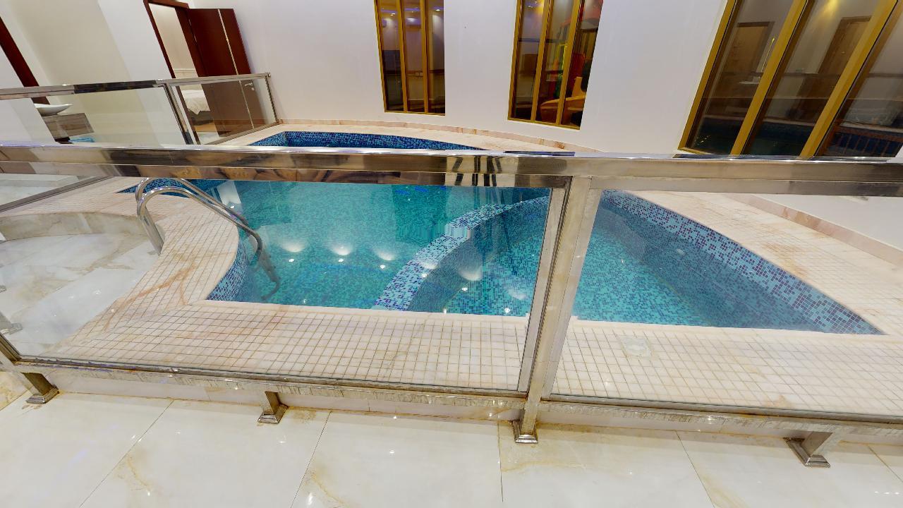 Elegant Chalet with Pool | 949