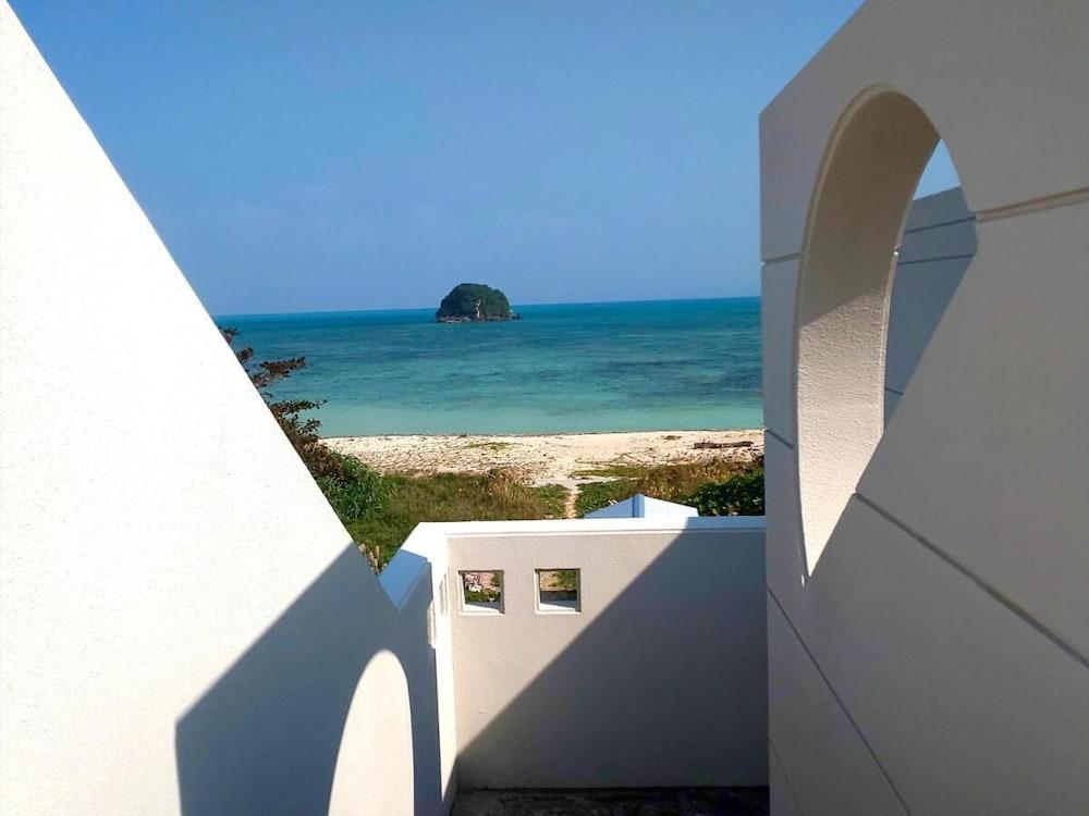 Condominium Uminchu No Yado Exterior