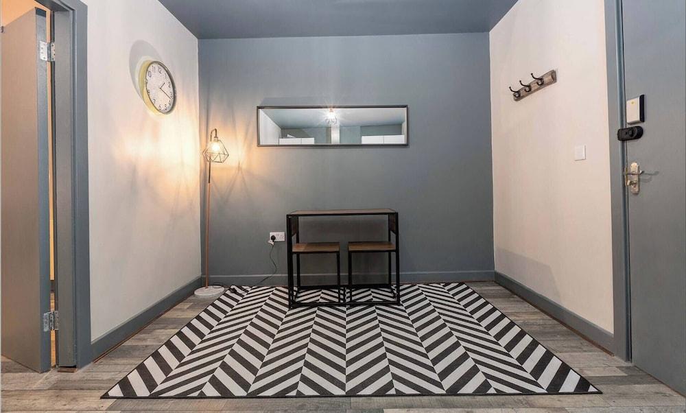 Pine Studio Apartment- Your Own Quiet Space! Interior