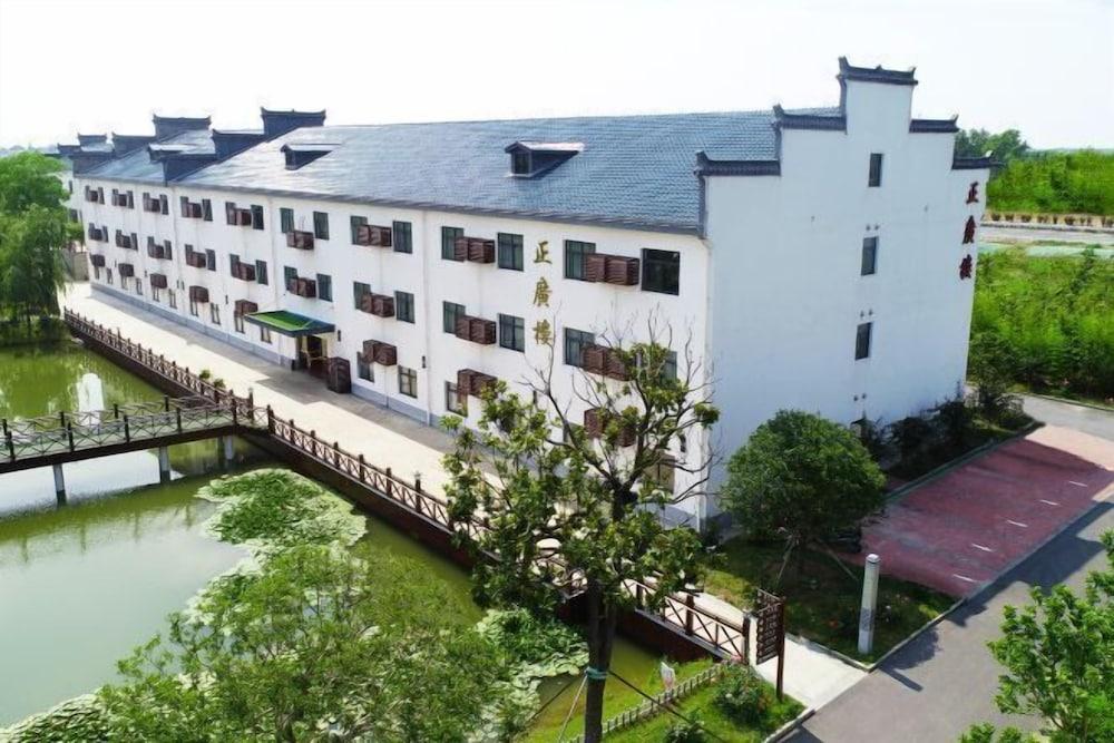 Dream Maze Resort Hotel