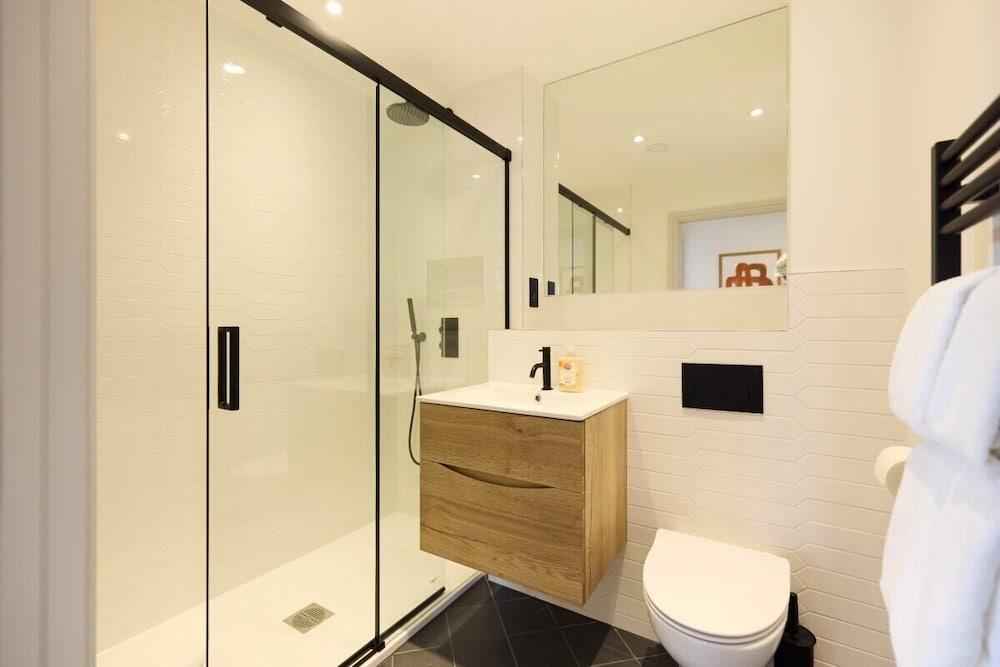 The South Wimbledon Hideout - Fancy 1bdr Flat With Balcony Exterior