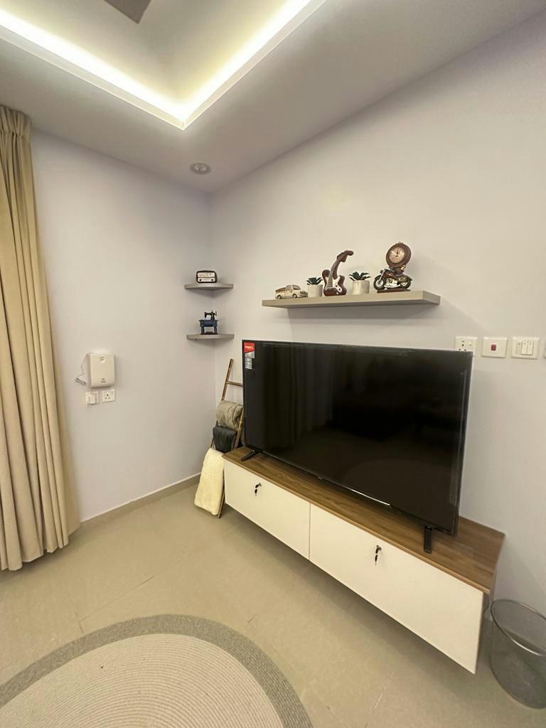 Amazing Apartment with Self Check-in | 4437 Living Room