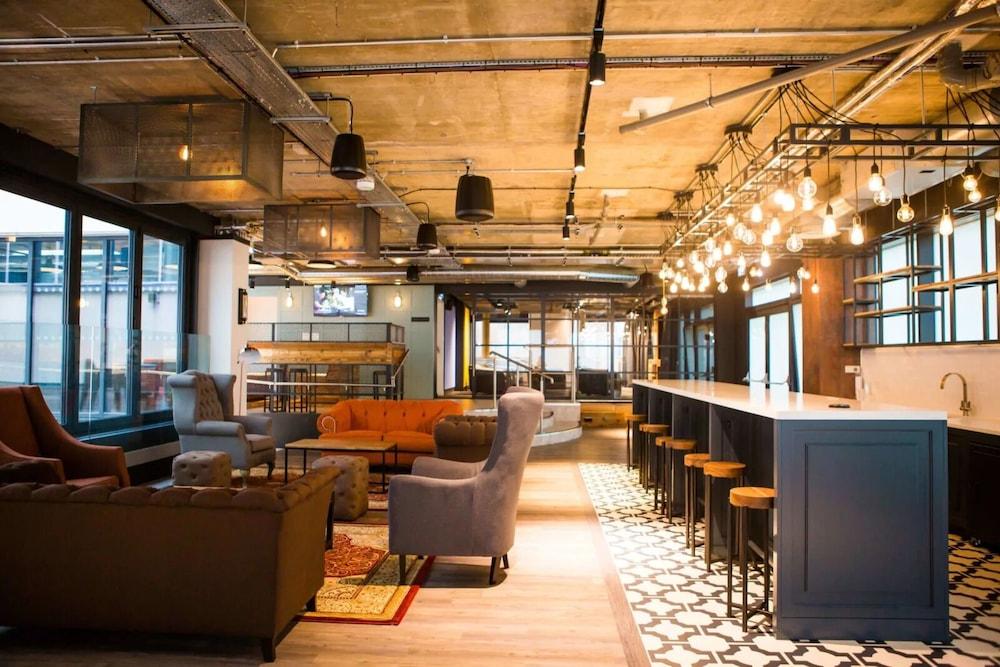 Chapter Aldgate Lobby Sitting Area