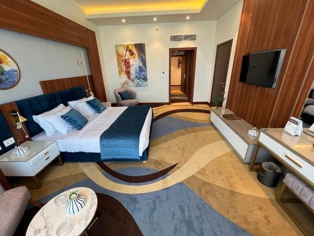 منتجع توليب ريزورت الجلالة هايتس