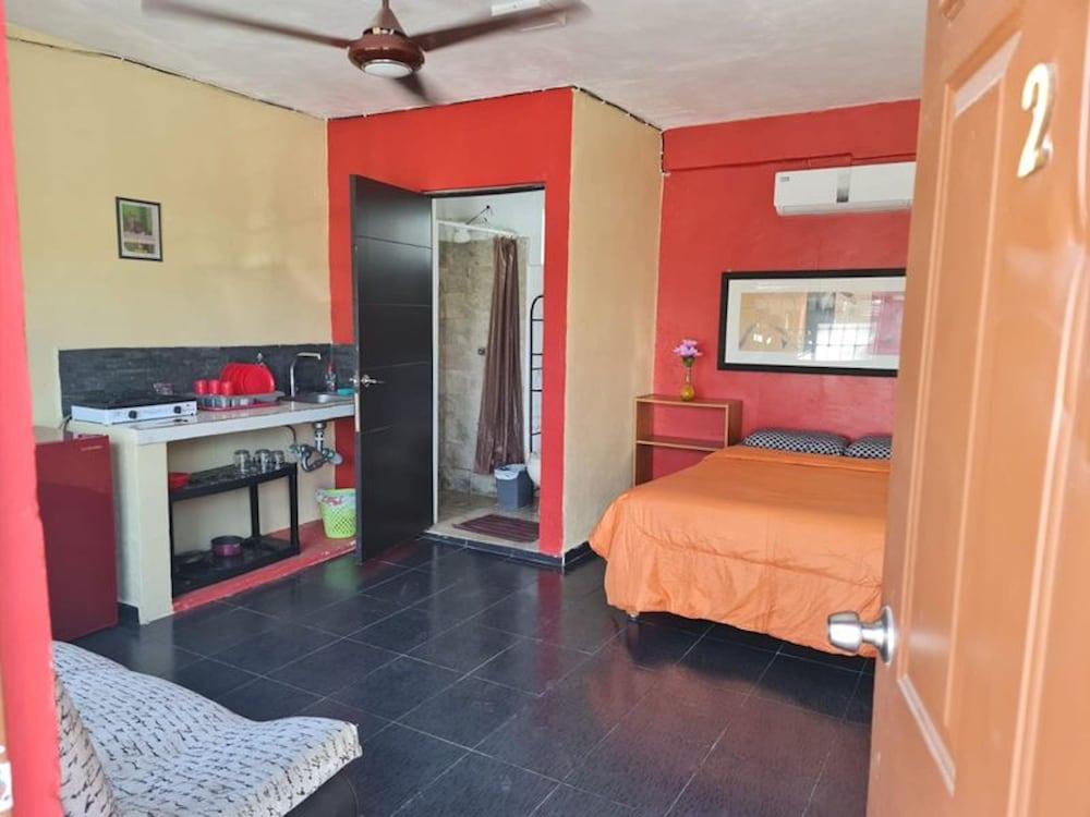 Independent Apartment Wifi AC, Stove, Fridge, TV