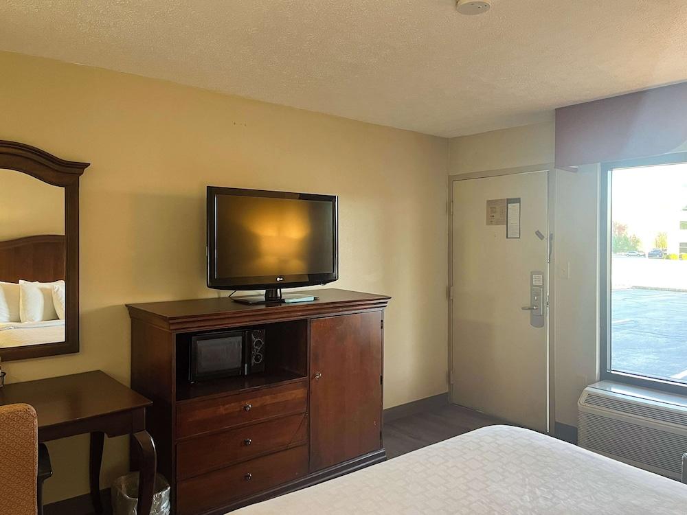Motel 6 Stafford, VA - Quantico Room