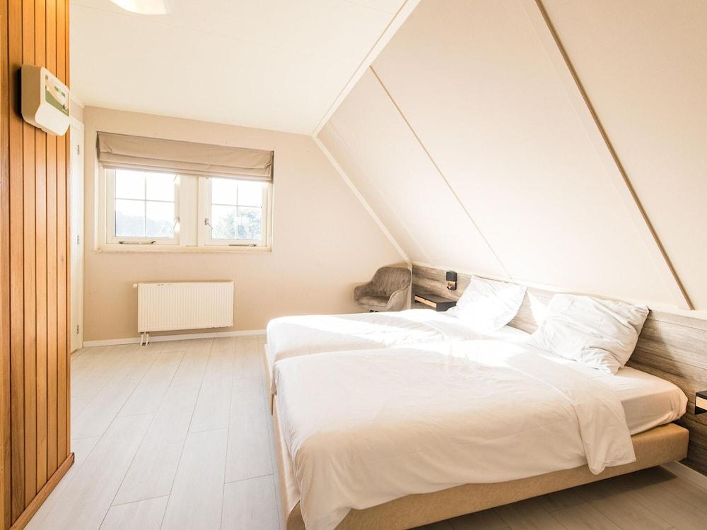 Thatched Villa With Dishwasher, on a Holiday Park, 1.5 km. From the Beach