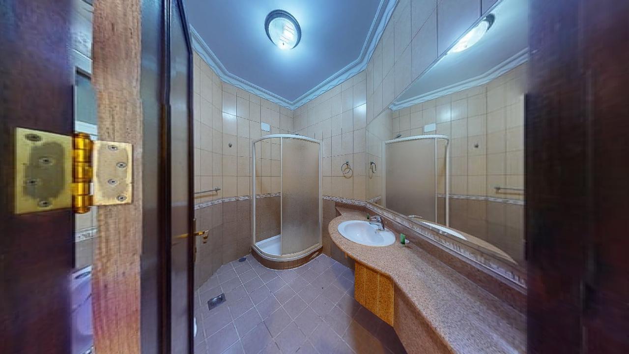 Elegant Chalet with Comfortable and Simple Furniture | 2018 Bathroom