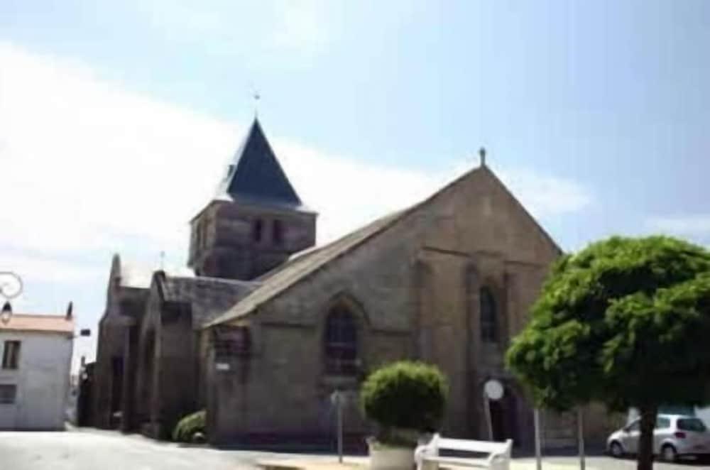 Hôtel du Marché Exterior