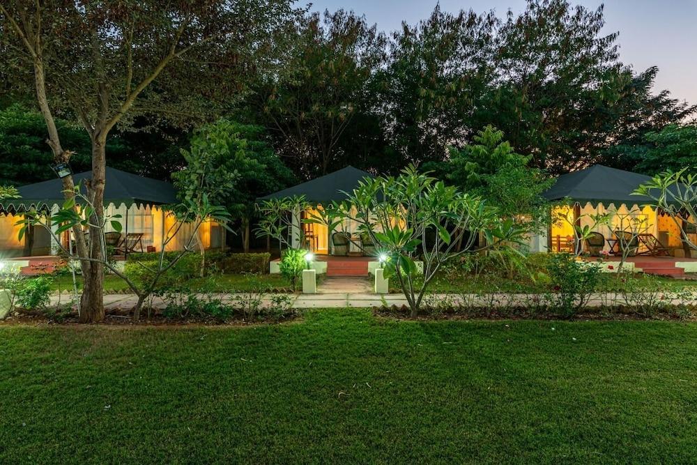 Jungle Cave Resort