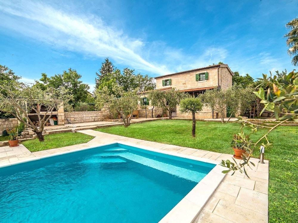 Beautiful Stone House Located Near Zadar and Near the sea