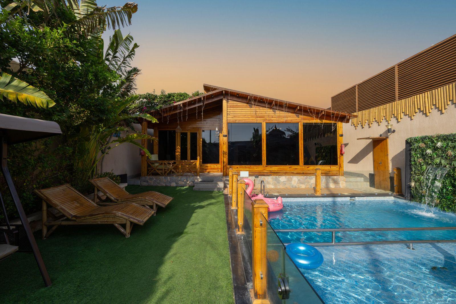 Amazing Cottage with Pool | 5716