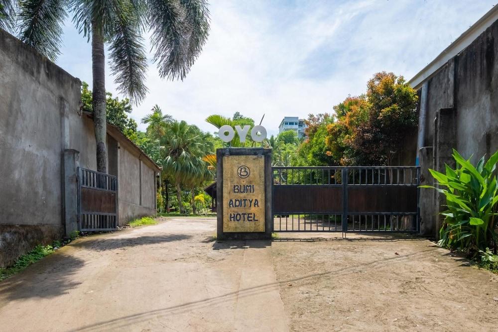 Bumi Aditya Hotel Property Grounds