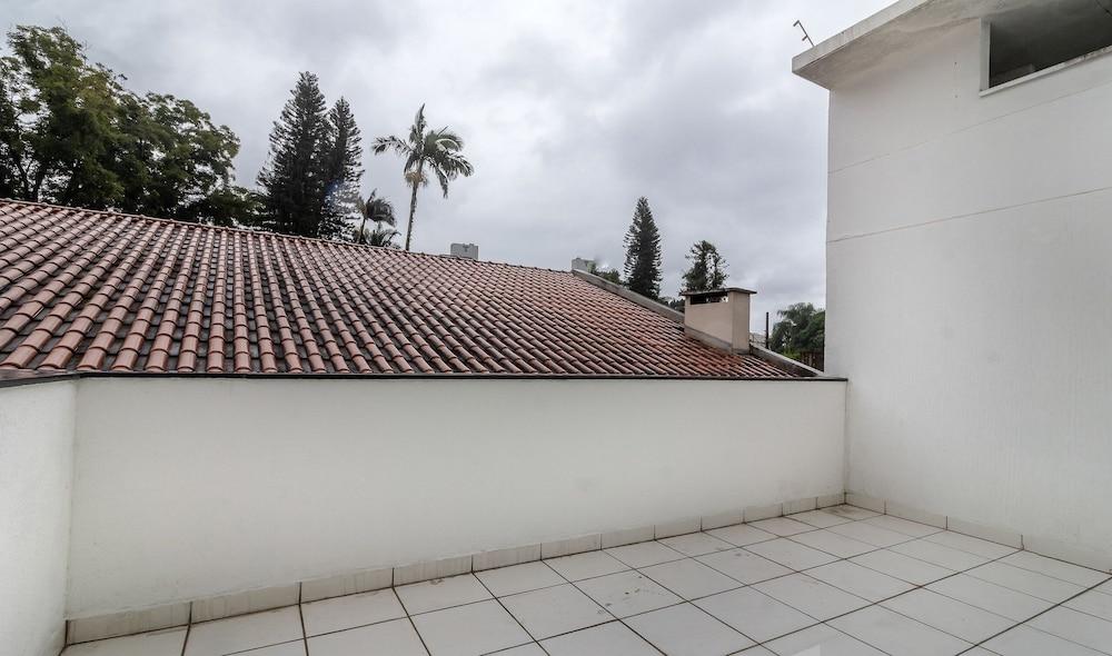 سٕسبتي ساستوديوز كونفينينتيس إم بلوميناو المنطقة المحيطة بالمنشأة