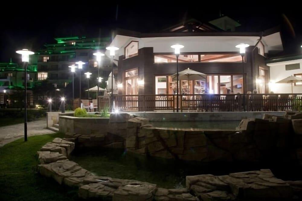 Emerald Beach Resort & SPA Exterior