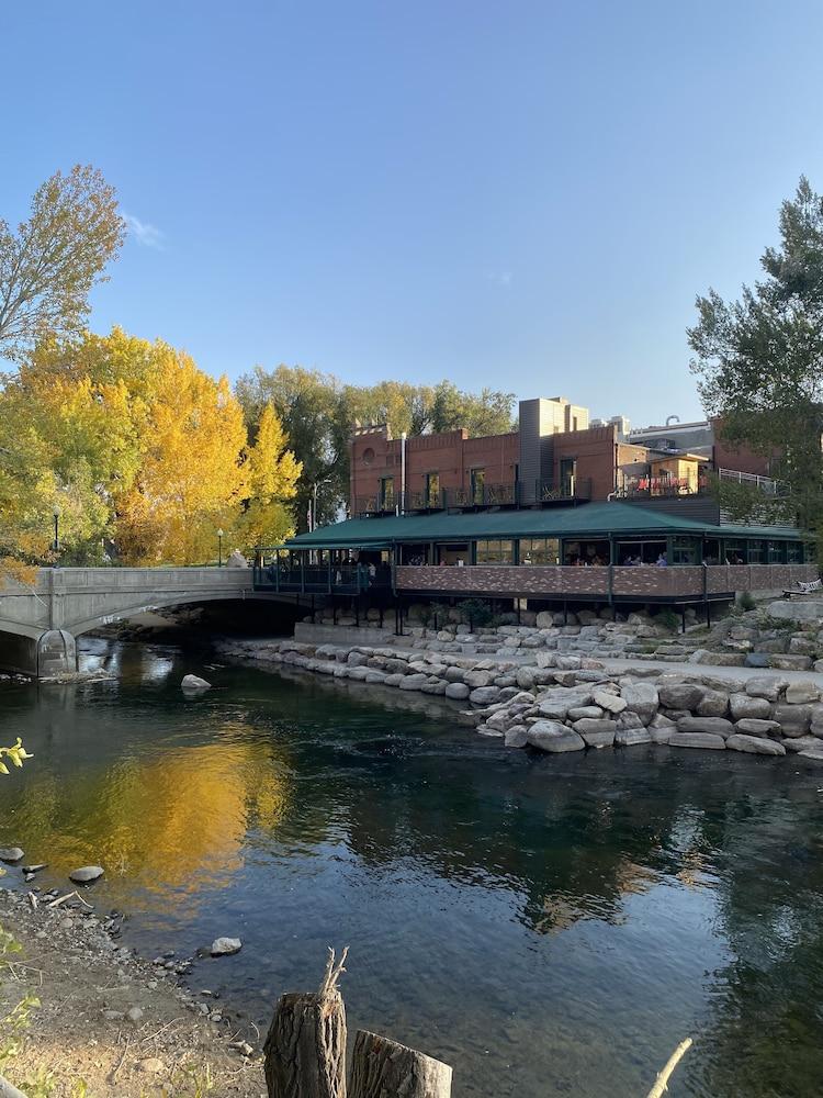 مانهاتن هوتل ساليدا