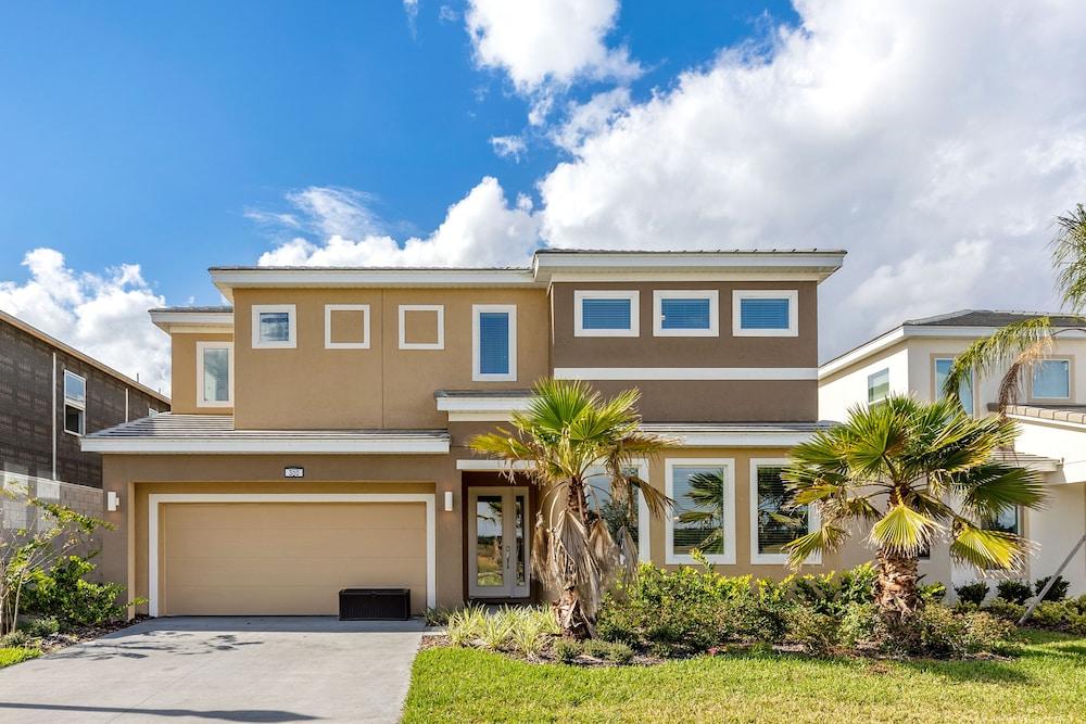 Lake Breeze 6 Bedrooms