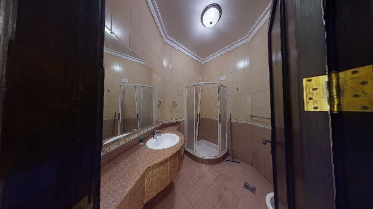 Amazing Chalet with Comfortable and Simple Furniture | 2050 Bathroom