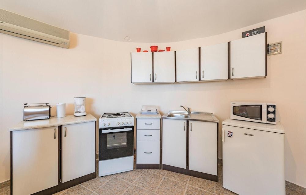 أميزينج هوم إن سمينج ويذ ويفي آند 1 بد رومز المنطقة الخارجية