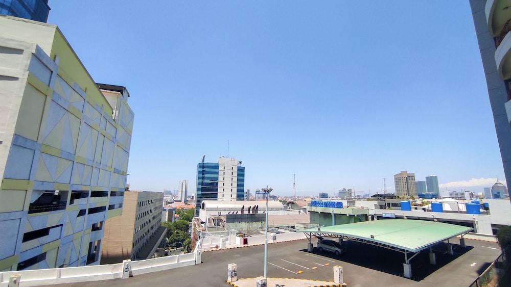Premium and Restful 3BR in City Center at Kondominium Regensi Apartment Exterior