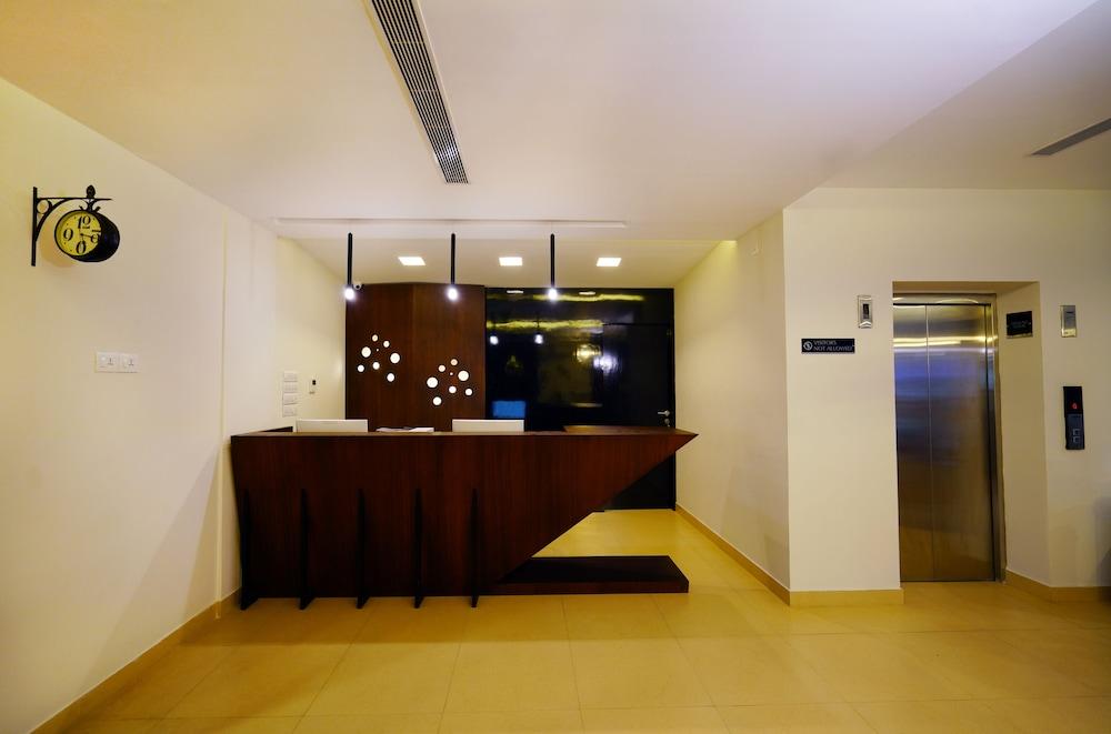 Lantern Apart Hotel