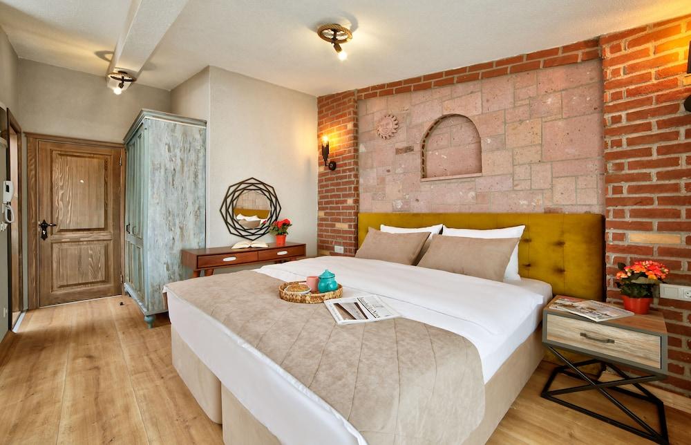 Ardilas Residence Room