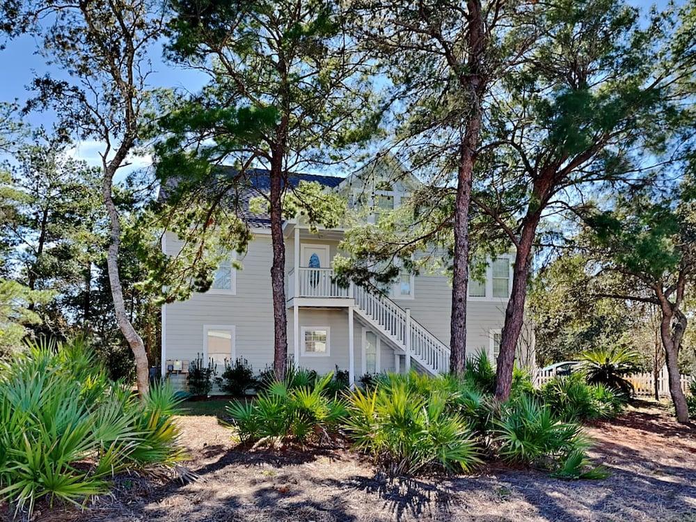 Rolling Dunes Exterior