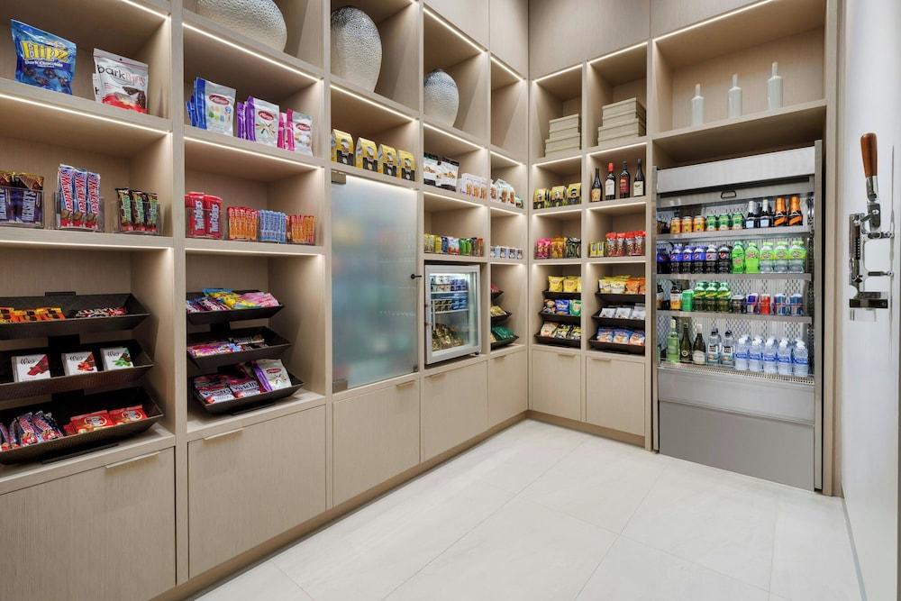 إيه سي هوتل سانت بيترزبرج داون تاون الردهة