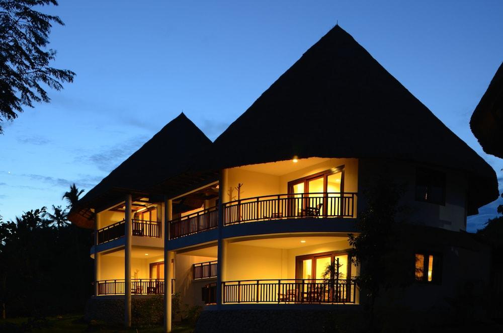Amun Ini Beach Resort & Spa Exterior
